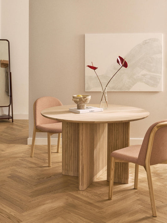 Jolka Round Dining Table in Oak, Measuring Ø 120 cm