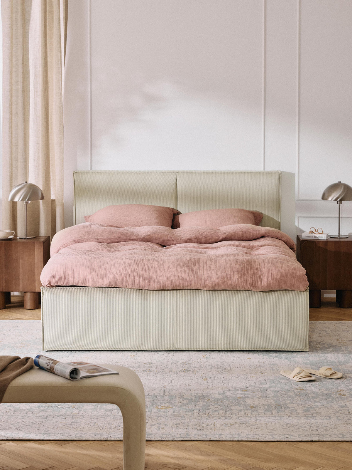 Dream Bed in Corduroy, Upholstered