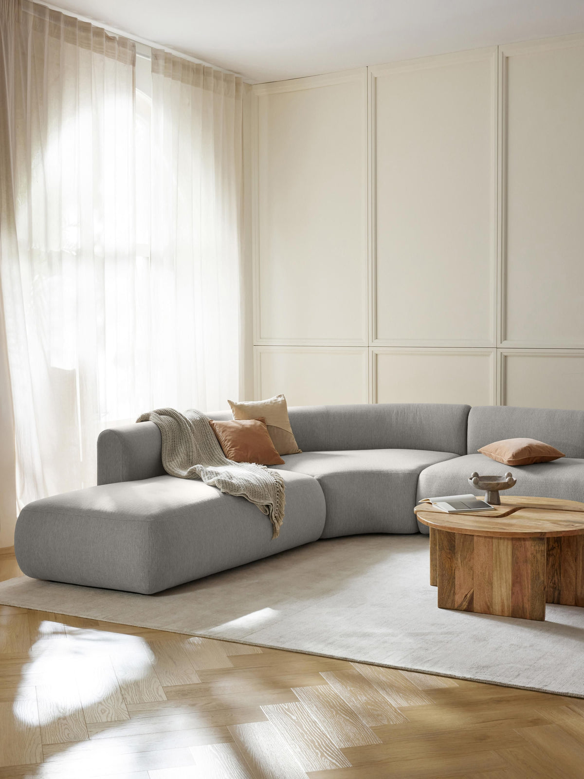 Sofia Chaise Element